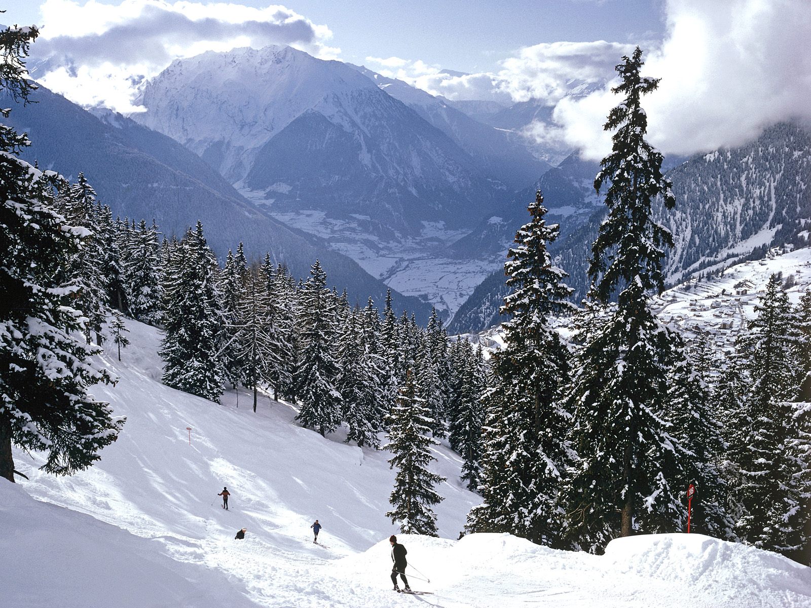 Skiing Swiss Alps wallpapers and images - wallpapers, pictures, photos