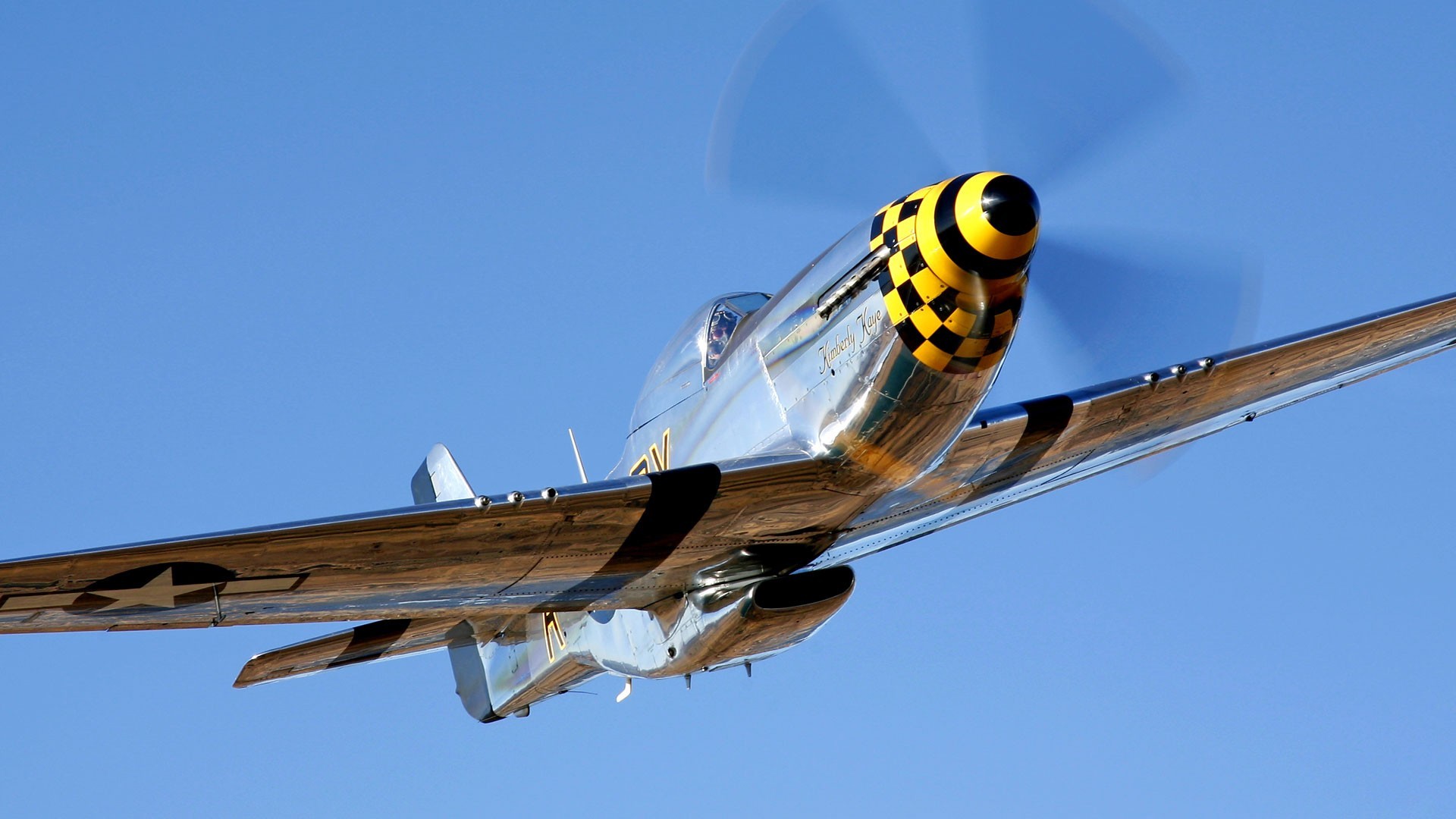 SuperHD.pics: P-51 Mustang Warbird aircraft desktop bakcgrounds