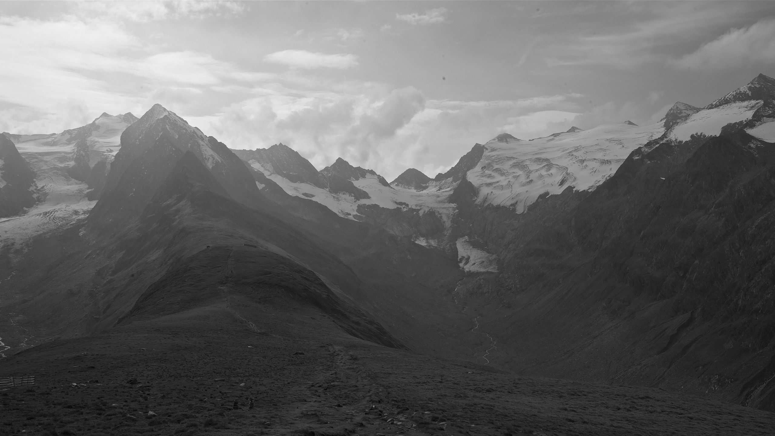 Download Wallpaper 2560x1440 Mountains, Distance, Sky, Black and ...