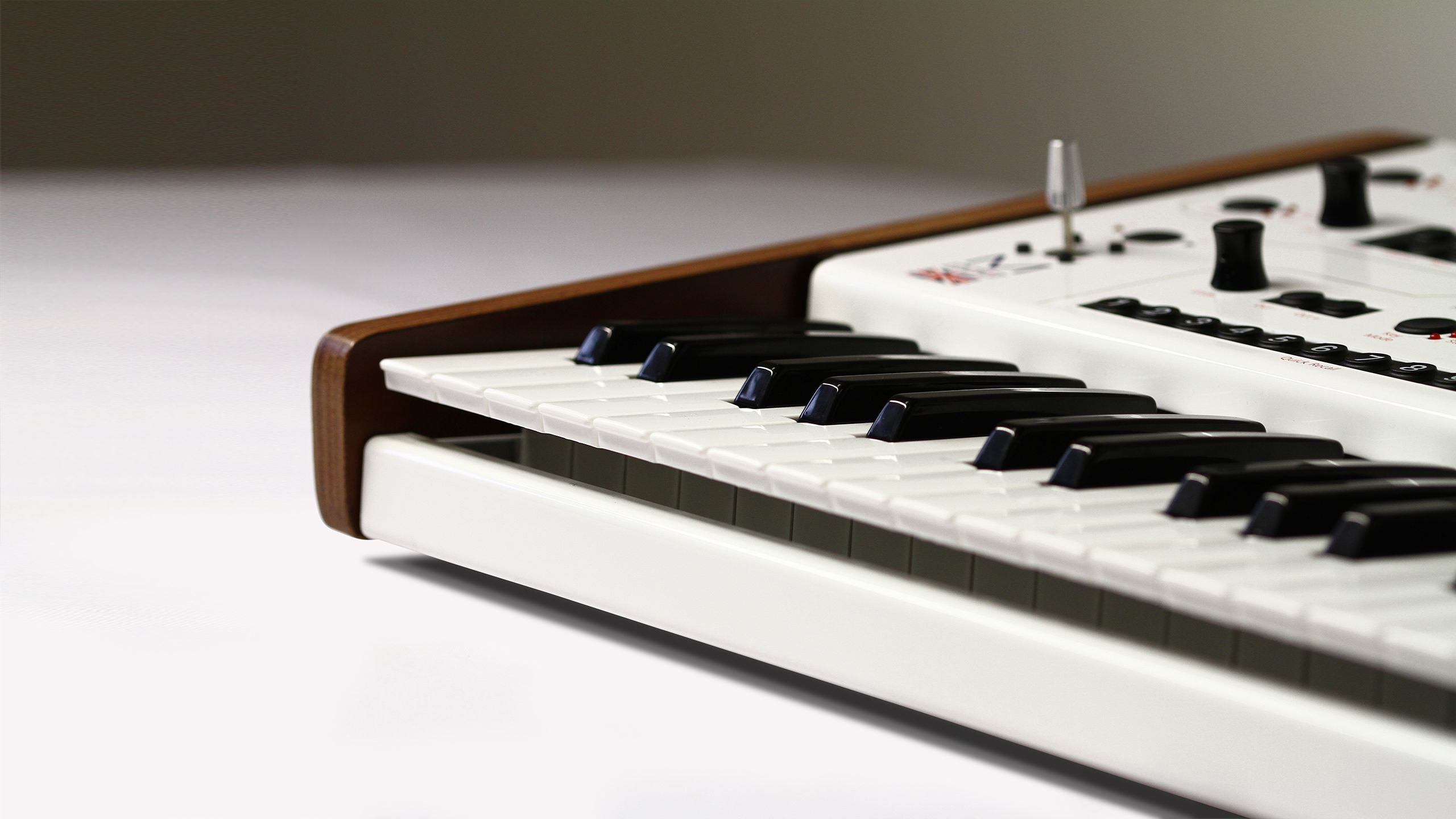 modulus-002-synthesizer-keyboard » Synthtopia